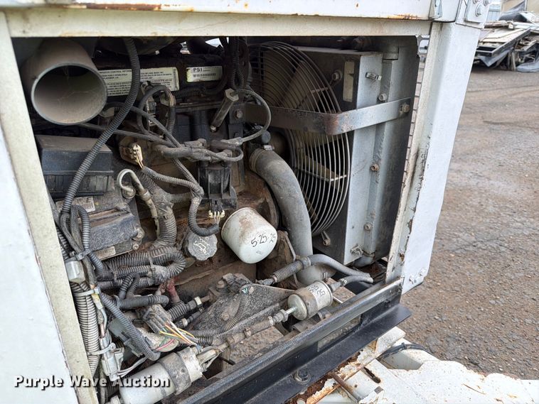 image for item YA3285 2016 Altec DC1317 wood chipper