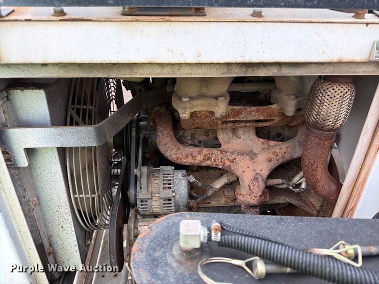 image for item YA3285 2016 Altec DC1317 wood chipper