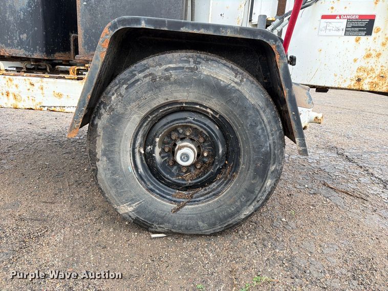 image for item YA3285 2016 Altec DC1317 wood chipper