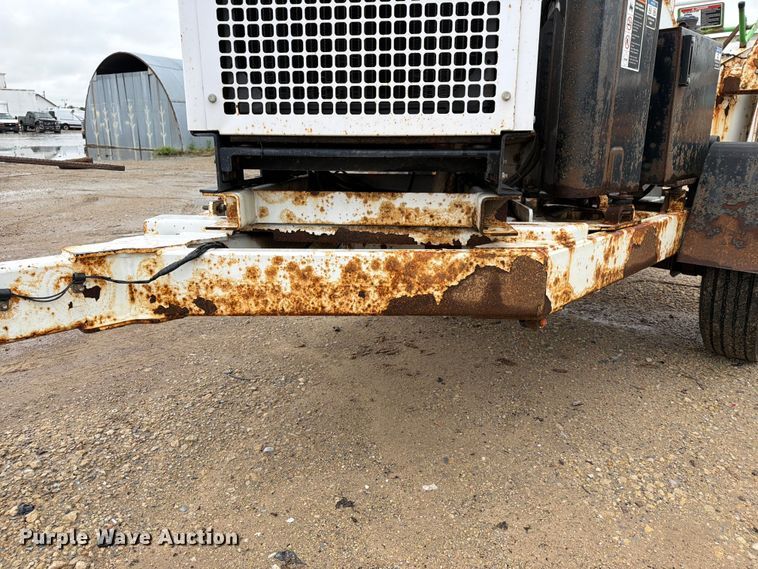 image for item YA3296 2016 Altec DC1317 wood chipper