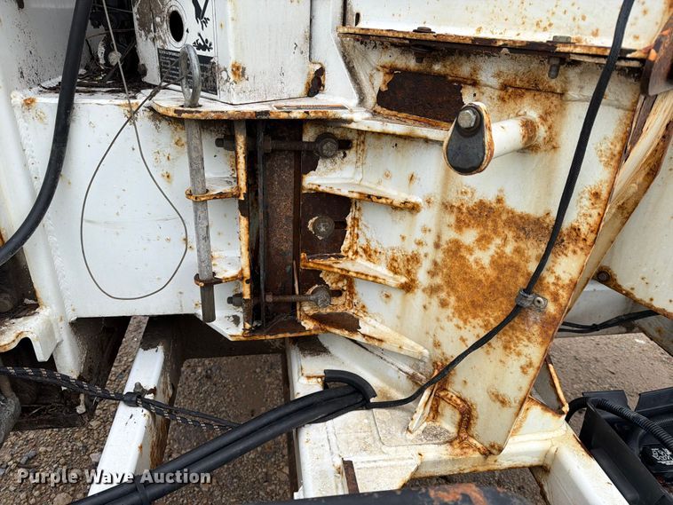 image for item YA3296 2016 Altec DC1317 wood chipper