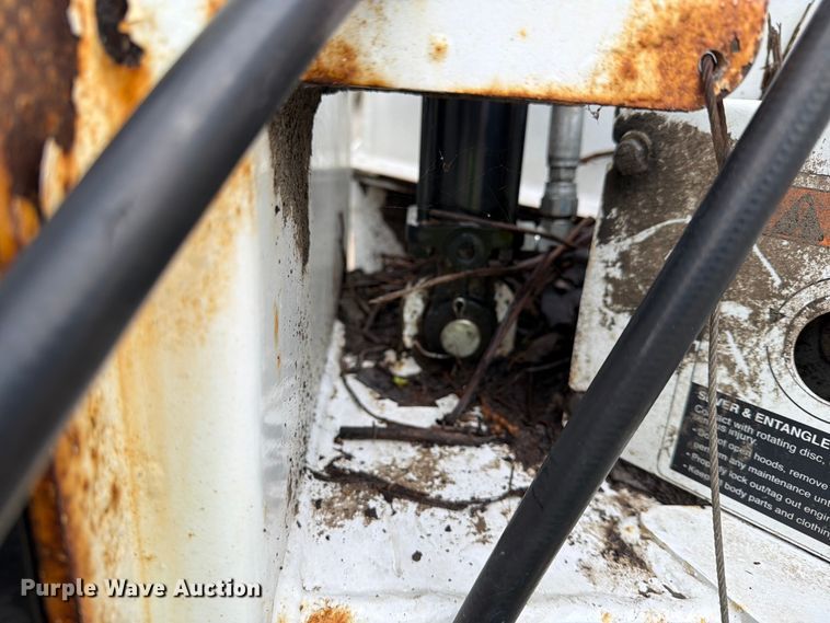 image for item YA3296 2016 Altec DC1317 wood chipper
