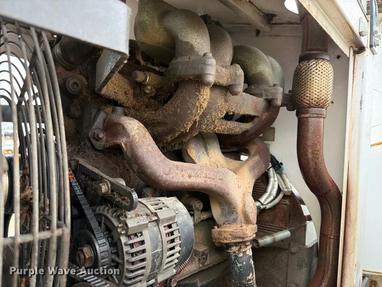 image for item YA3296 2016 Altec DC1317 wood chipper