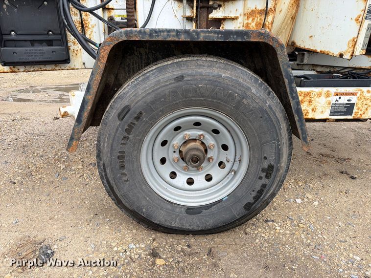 image for item YA3296 2016 Altec DC1317 wood chipper