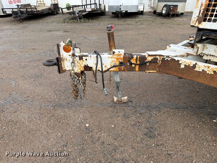 image for item YA3297 2016 Altec DC1317 wood chipper