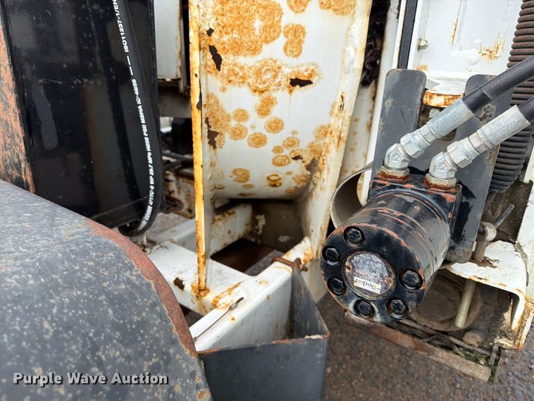 image for item YA3297 2016 Altec DC1317 wood chipper