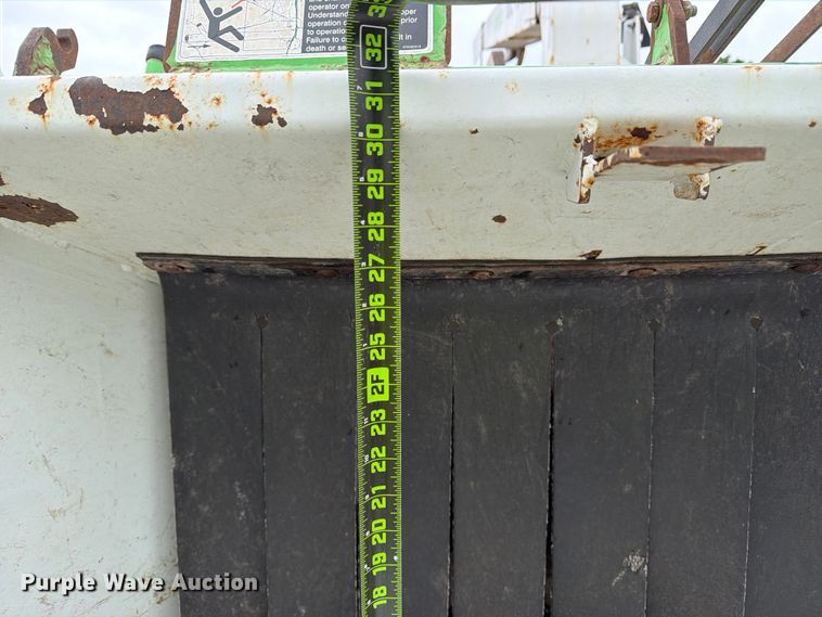 image for item YA3297 2016 Altec DC1317 wood chipper