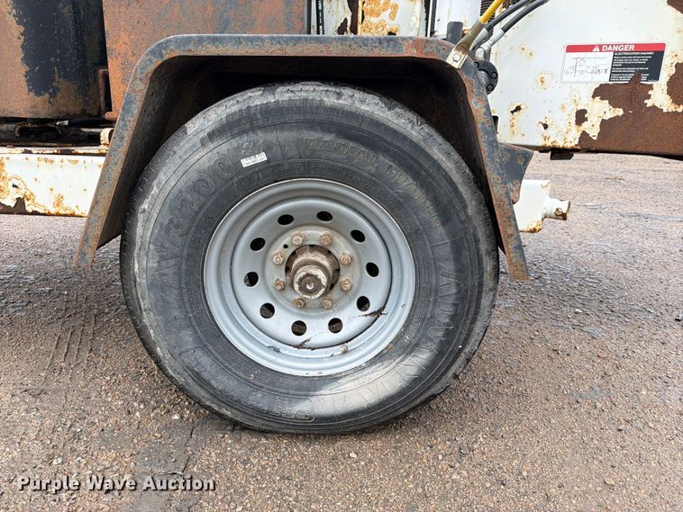 image for item YA3297 2016 Altec DC1317 wood chipper