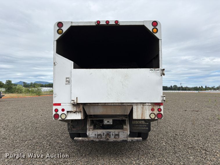 image for item YA3443 2013 Ford F750 chipper truck