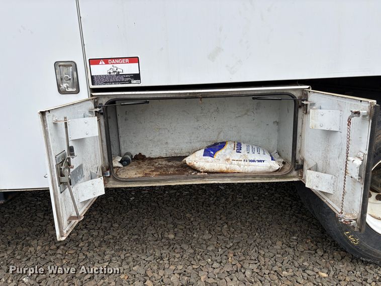 image for item YA3443 2013 Ford F750 chipper truck