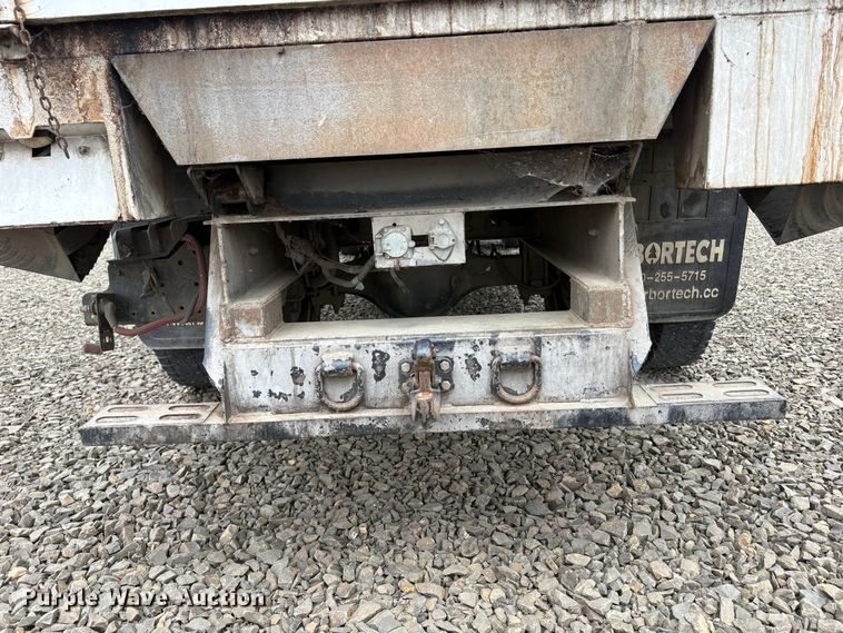 image for item YA3443 2013 Ford F750 chipper truck