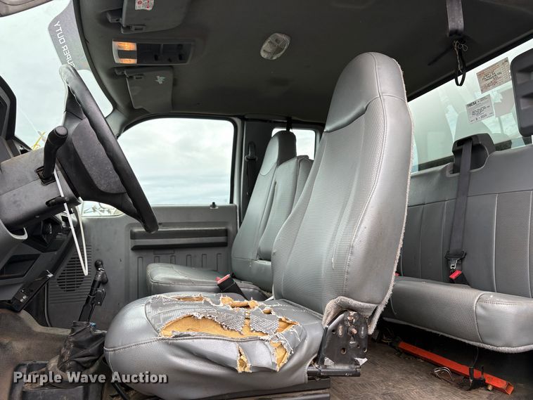 image for item YA3443 2013 Ford F750 chipper truck