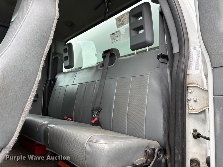 image for item YA3443 2013 Ford F750 chipper truck