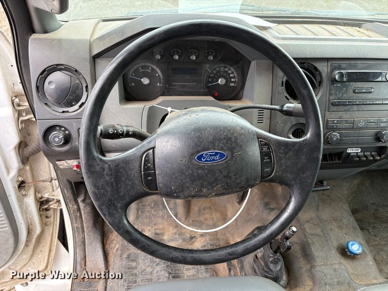 image for item YA3443 2013 Ford F750 chipper truck