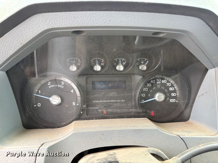 image for item YA3443 2013 Ford F750 chipper truck