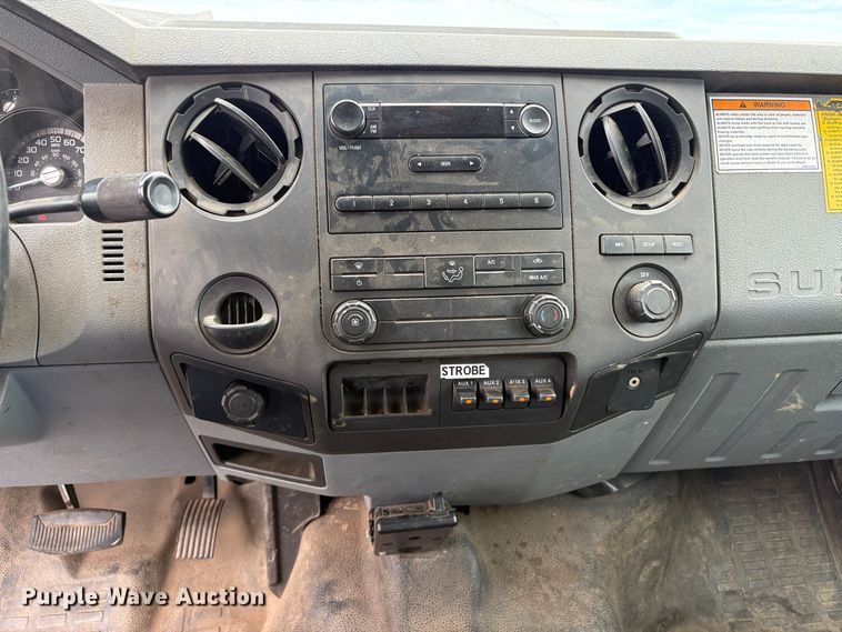 image for item YA3443 2013 Ford F750 chipper truck