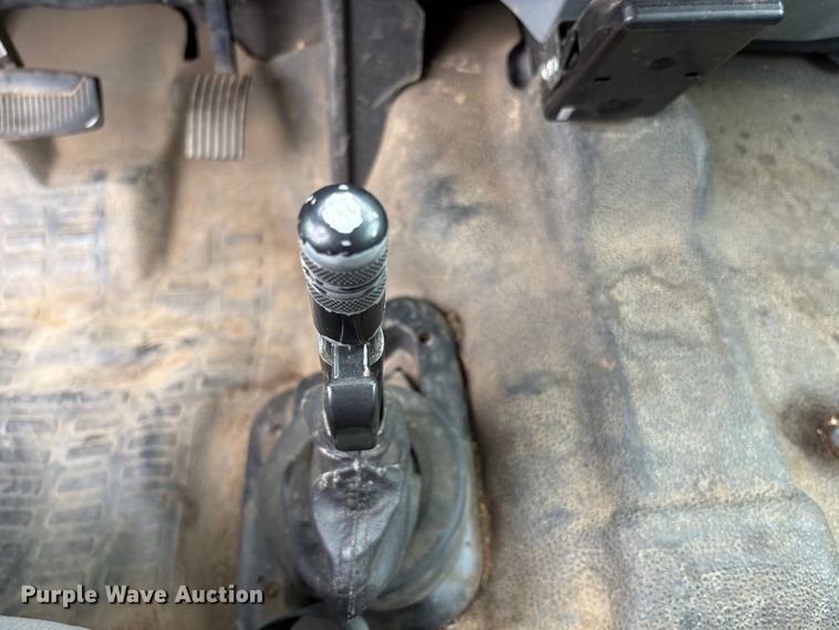 image for item YA3443 2013 Ford F750 chipper truck