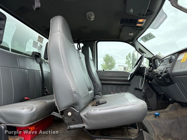 image for item YA3443 2013 Ford F750 chipper truck