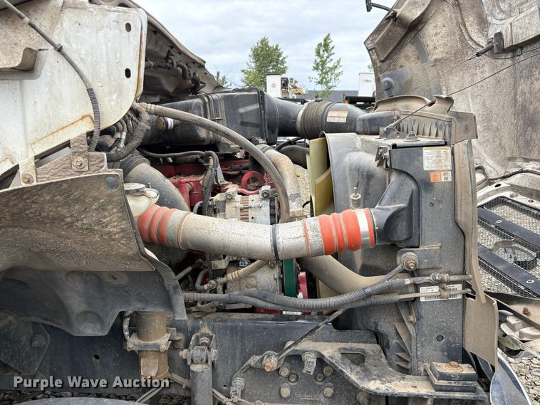 image for item YA3443 2013 Ford F750 chipper truck