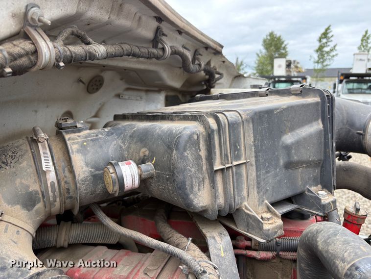 image for item YA3443 2013 Ford F750 chipper truck