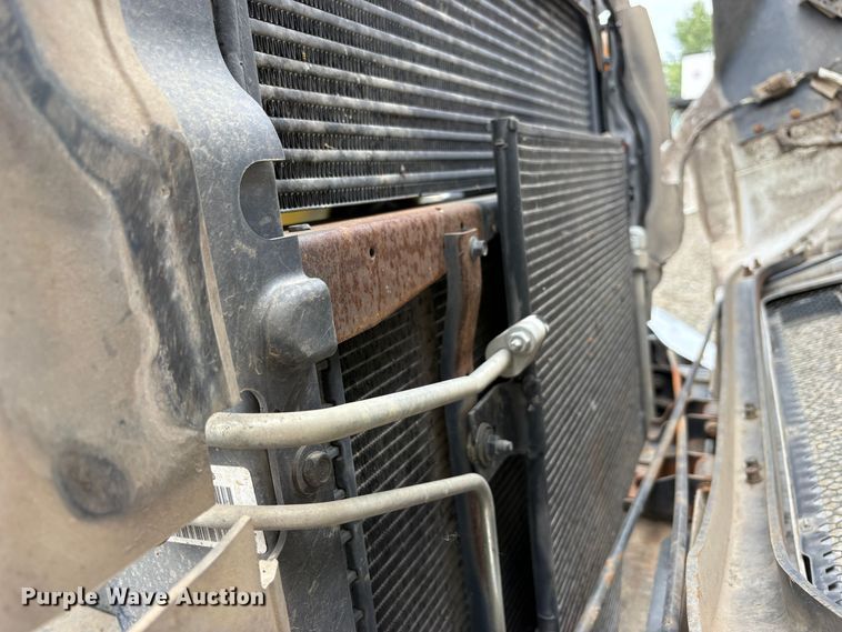 image for item YA3443 2013 Ford F750 chipper truck