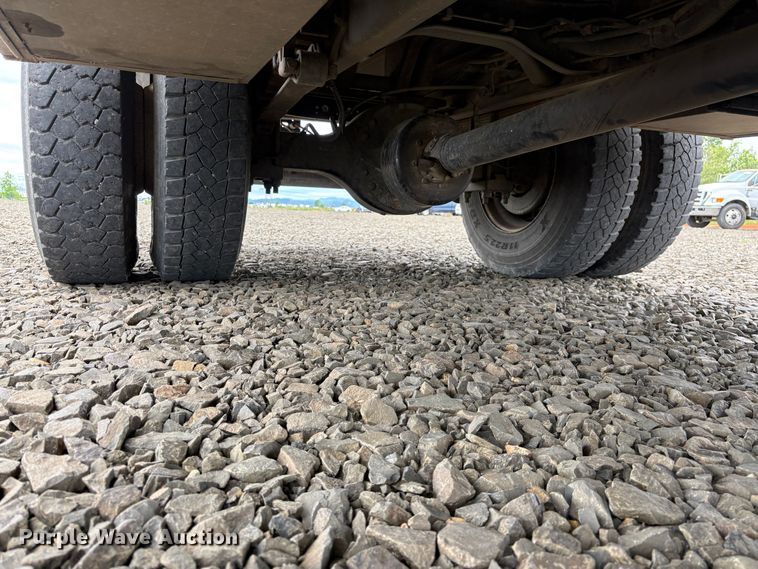 image for item YA3443 2013 Ford F750 chipper truck
