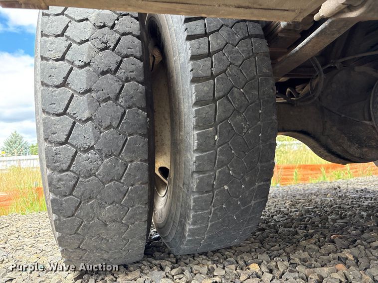 image for item YA3443 2013 Ford F750 chipper truck
