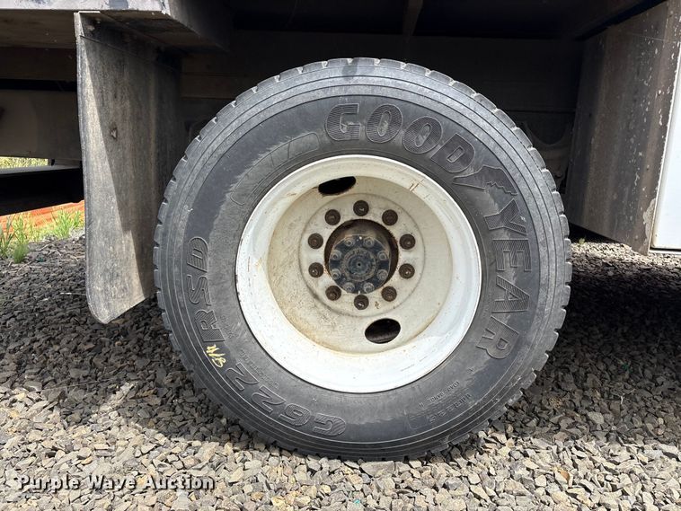 image for item YA3443 2013 Ford F750 chipper truck