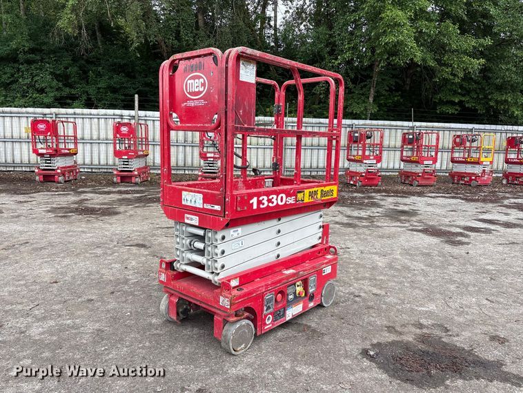 image for item YA3462 MEC 1330SE scissor lift