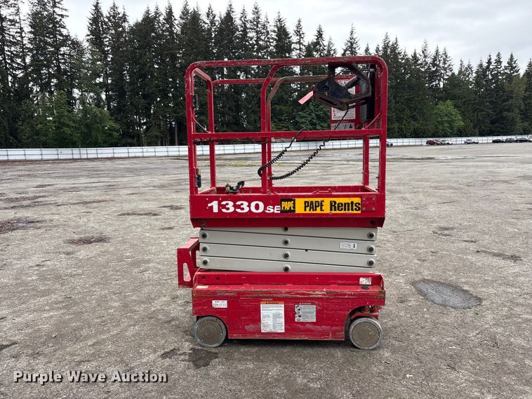image for item YA3462 MEC 1330SE scissor lift