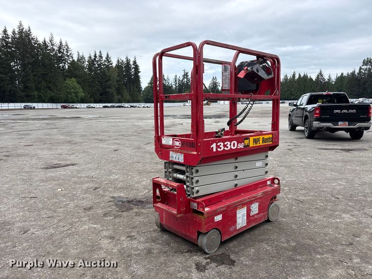 image for item YA3462 MEC 1330SE scissor lift