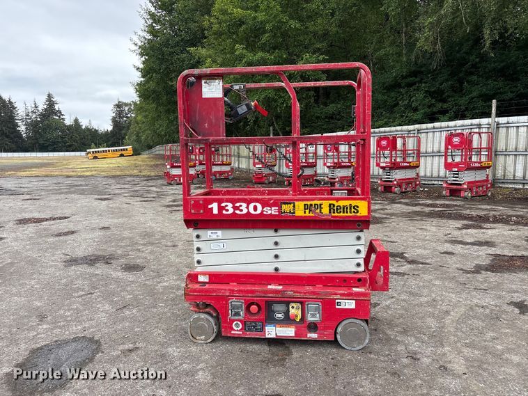 image for item YA3462 MEC 1330SE scissor lift