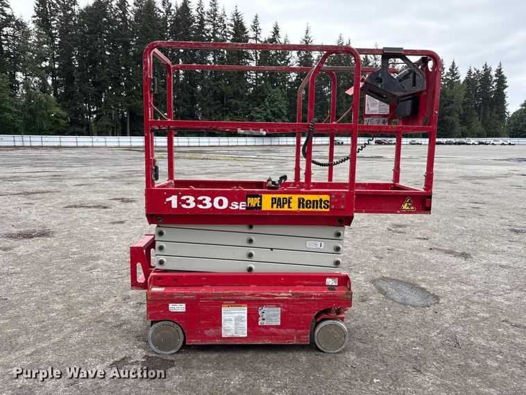 image for item YA3462 MEC 1330SE scissor lift
