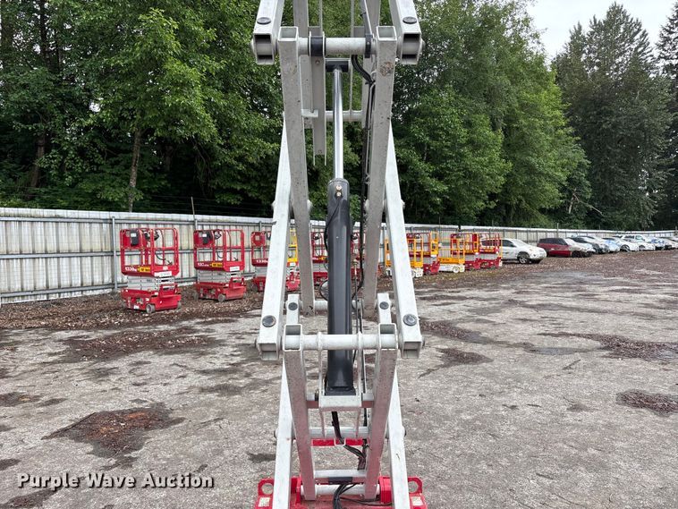 image for item YA3462 MEC 1330SE scissor lift