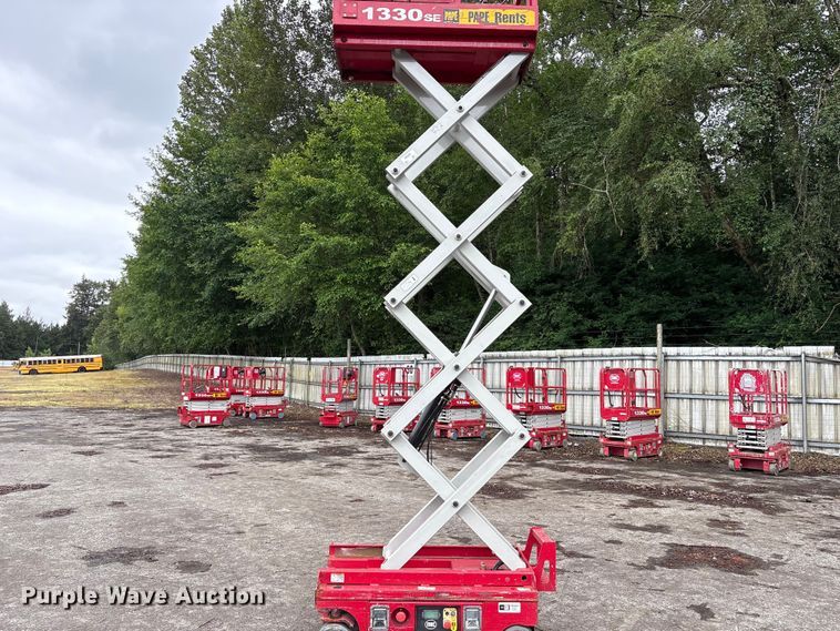 image for item YA3462 MEC 1330SE scissor lift