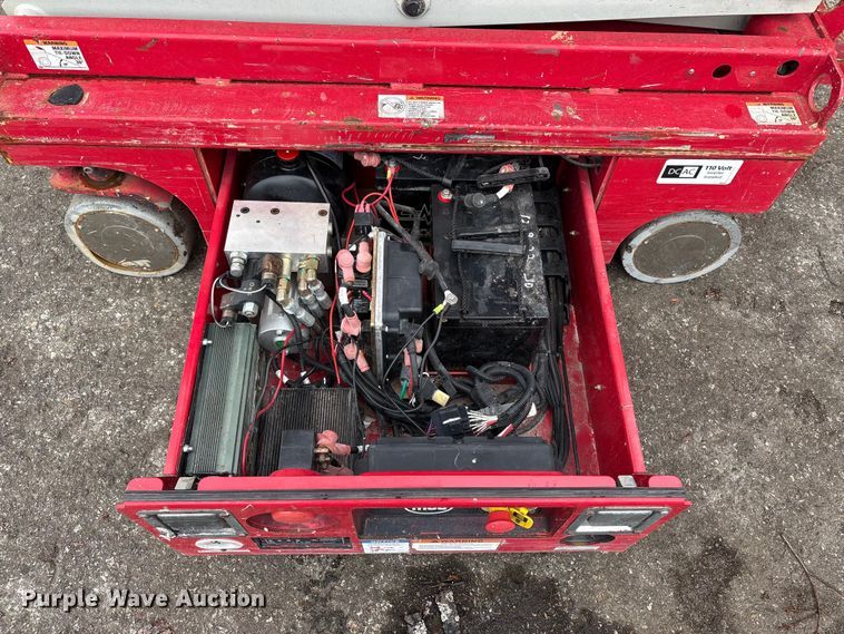 image for item YA3462 MEC 1330SE scissor lift