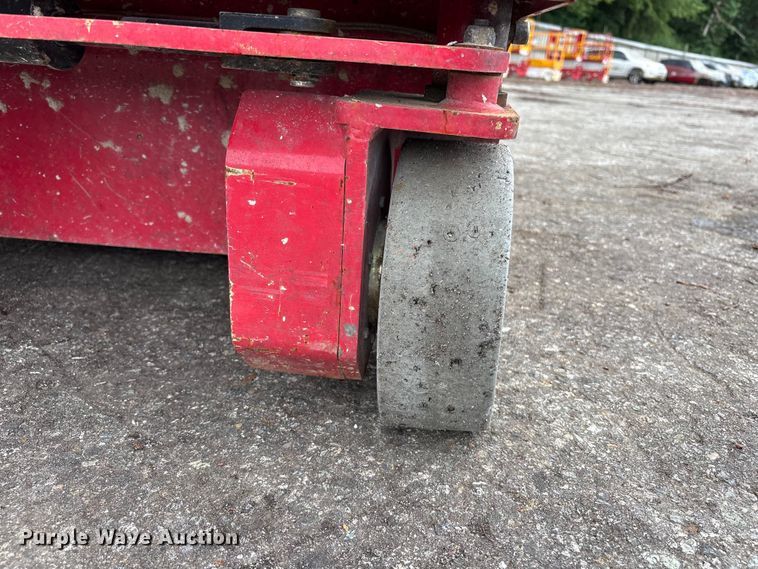 image for item YA3462 MEC 1330SE scissor lift
