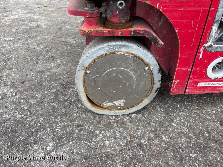 image for item YA3462 MEC 1330SE scissor lift