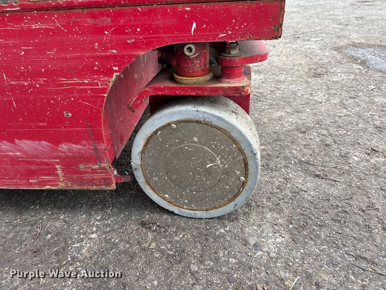 image for item YA3462 MEC 1330SE scissor lift