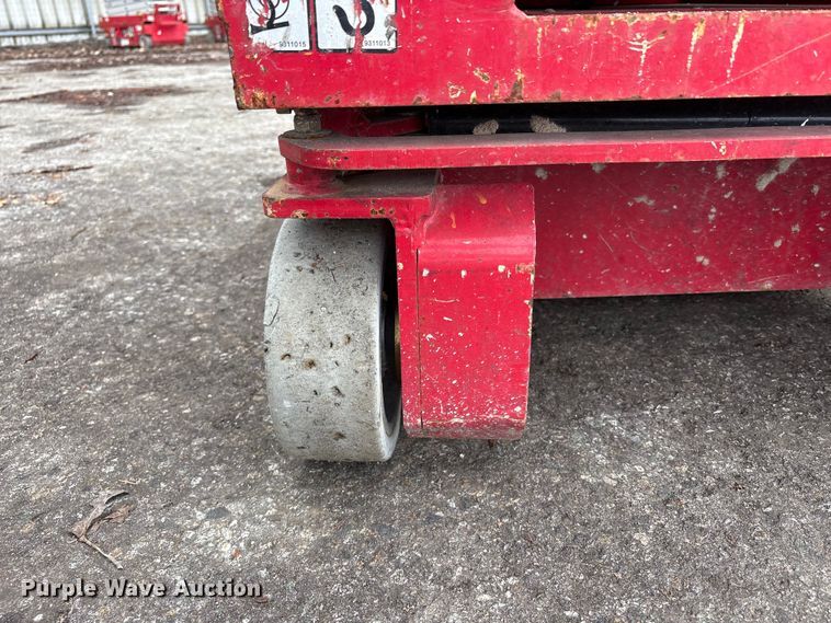 image for item YA3462 MEC 1330SE scissor lift