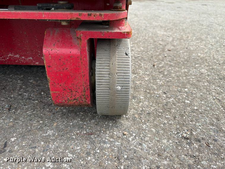 image for item YA3469 2019 MEC 1330SE scissor lift