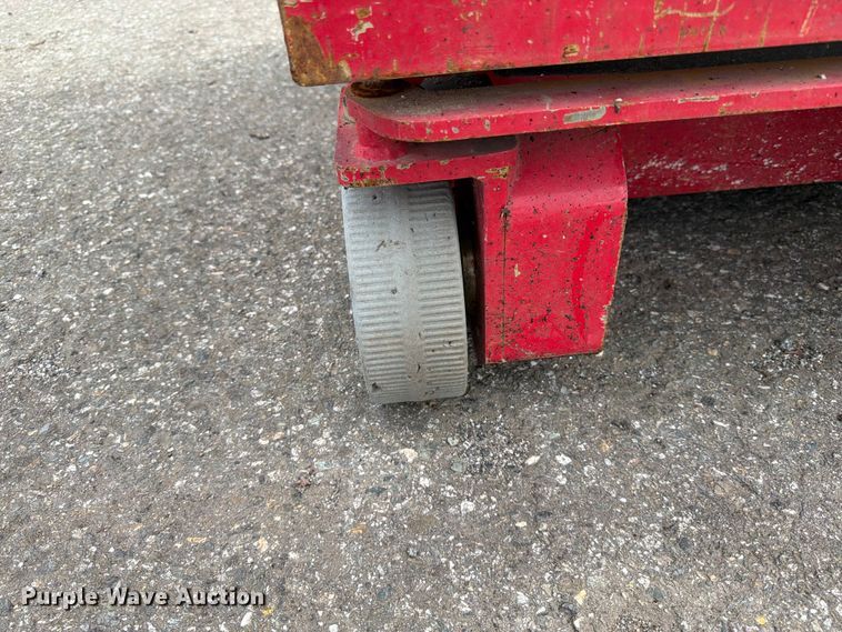 image for item YA3469 2019 MEC 1330SE scissor lift