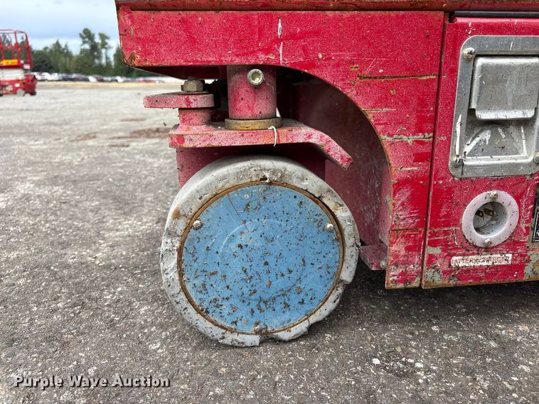 image for item YA3476 2019 MEC 1330SE scissor lift