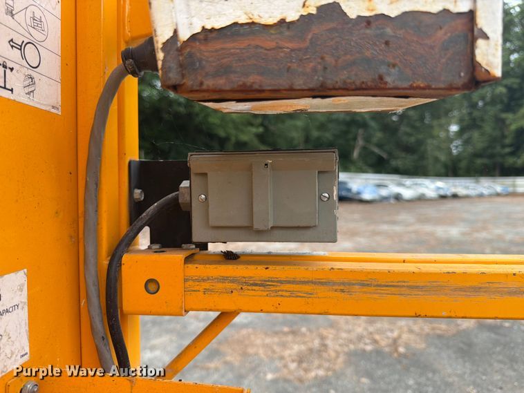 image for item YA3481 Hi-Brid lift 1230 scissor lift
