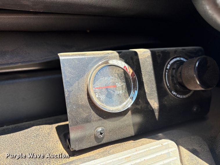 image for item YA3491 2026 Kenworth T880 dump truck