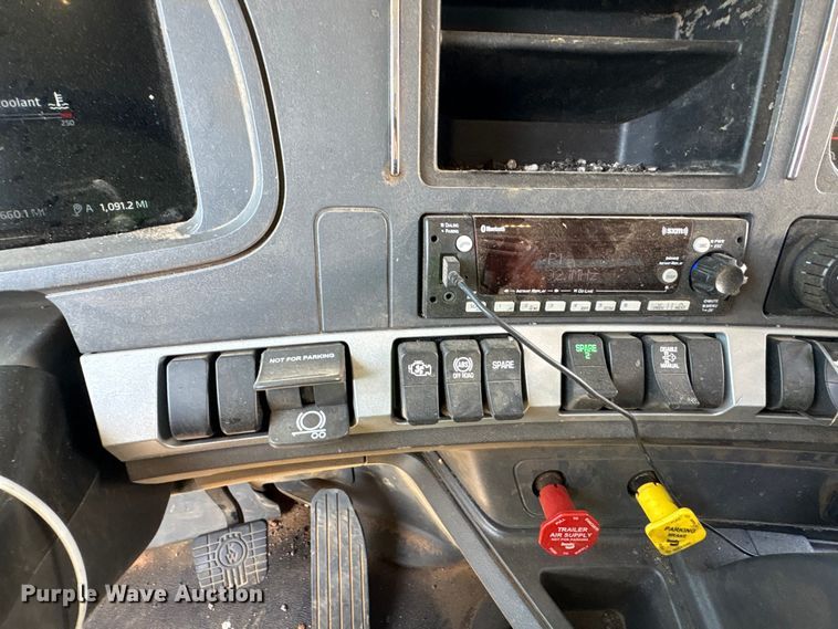 image for item YA3491 2026 Kenworth T880 dump truck