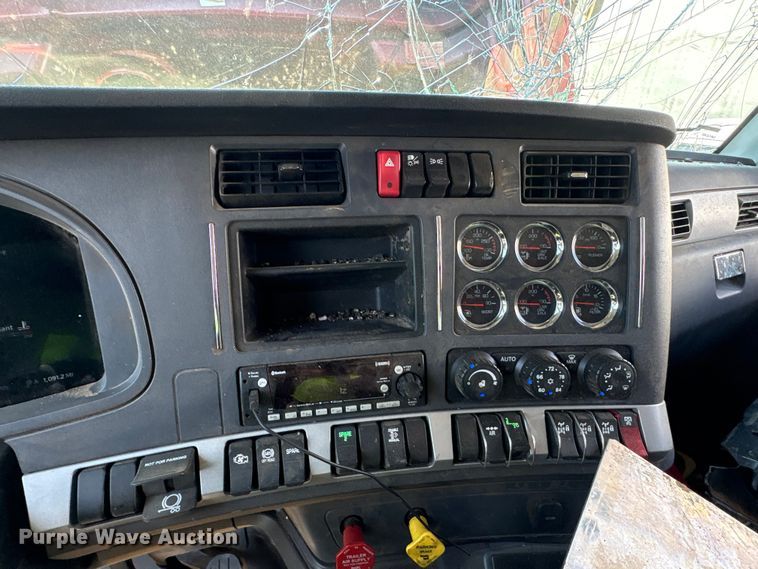 image for item YA3491 2026 Kenworth T880 dump truck