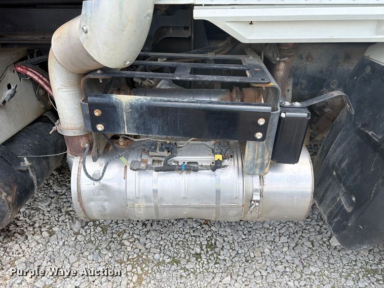 image for item YA3558 2016 Caterpillar CT660S dump truck