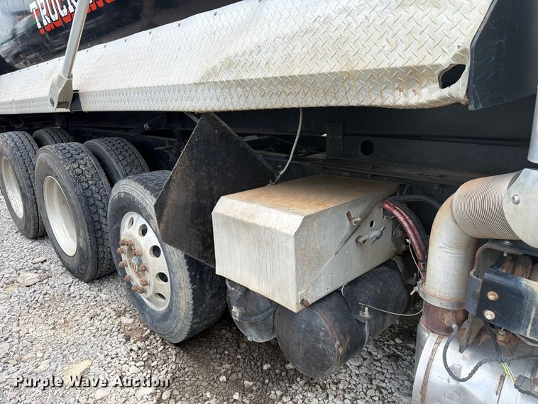image for item YA3558 2016 Caterpillar CT660S dump truck