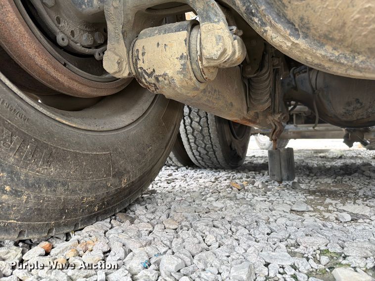 image for item YA3558 2016 Caterpillar CT660S dump truck